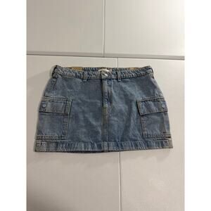 Levi’s women’s 94 Cargo Skirt Size 29